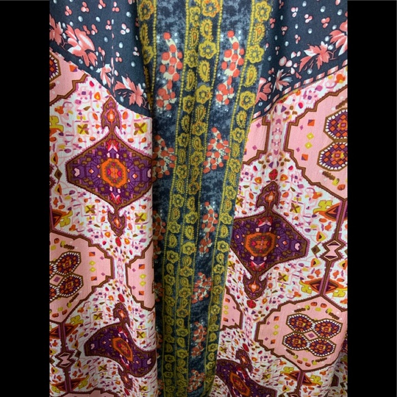 Last One! BoHo Dress Floral Size Medium - Picture 5 of 7